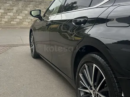 Lexus ES 250 2023 года за 22 000 000 тг. в Алматы – фото 7