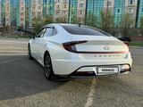 Hyundai Sonata 2022 года за 13 500 000 тг. в Уральск – фото 5