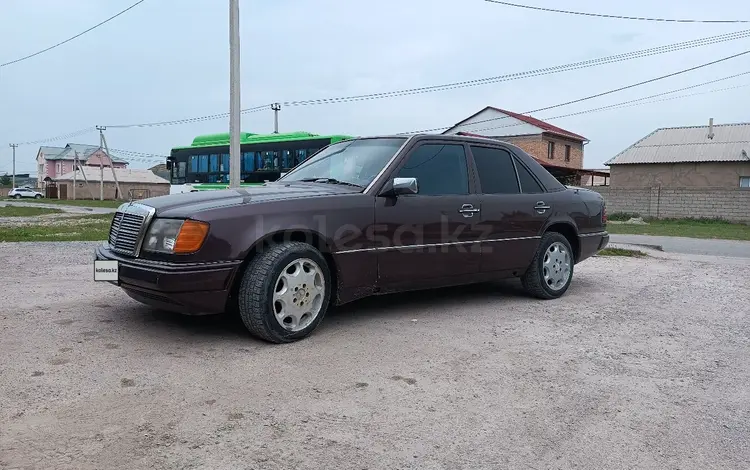 Mercedes-Benz E 220 1993 года за 1 750 000 тг. в Шымкент