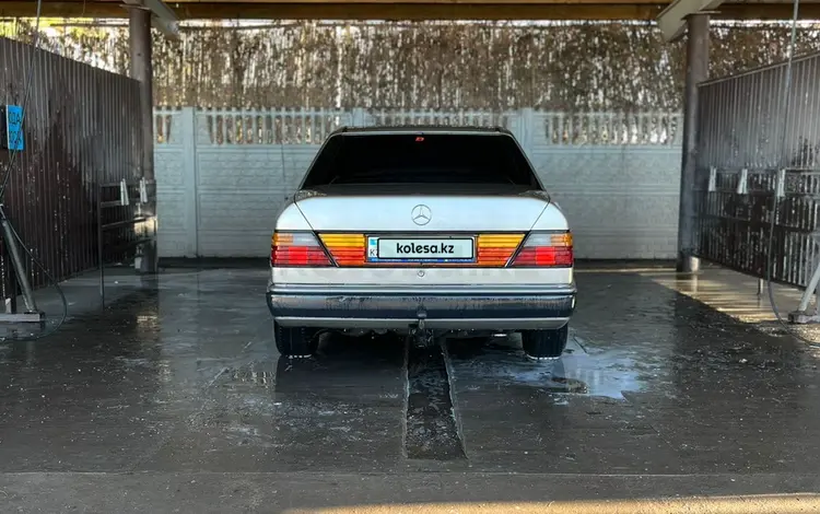 Mercedes-Benz E 230 1991 года за 1 350 000 тг. в Талдыкорган