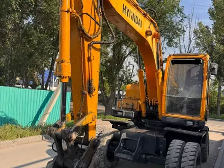 Hyundai  R140W 2010 года за 17 000 000 тг. в Алматы
