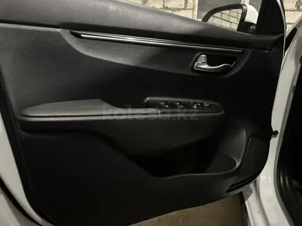 Kia Rio 2018 года за 7 000 000 тг. в Атырау – фото 10
