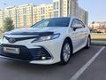 Toyota Camry 2022 годаүшін23 300 000 тг. в Астана – фото 3