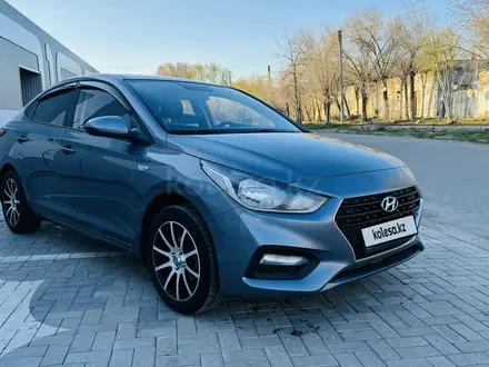 Hyundai Accent 2019 года за 7 300 000 тг. в Караганда – фото 2