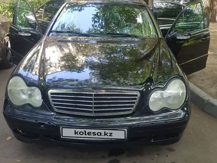 Mercedes-Benz C 230 2003 года за 3 100 000 тг. в Алматы – фото 4