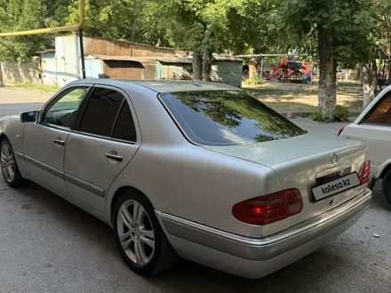 Mercedes-Benz E 320 1999 года за 2 800 000 тг. в Шымкент – фото 10