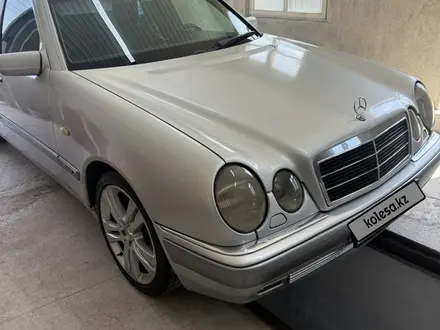 Mercedes-Benz E 320 1999 года за 2 800 000 тг. в Шымкент – фото 25