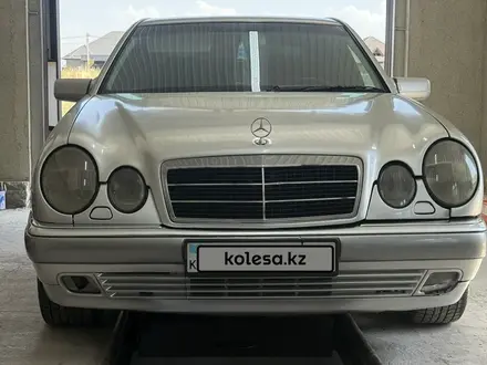 Mercedes-Benz E 320 1999 года за 2 800 000 тг. в Шымкент – фото 29