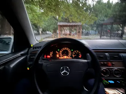 Mercedes-Benz E 320 1999 года за 2 800 000 тг. в Шымкент – фото 36