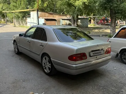 Mercedes-Benz E 320 1999 года за 2 800 000 тг. в Шымкент – фото 9