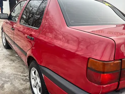 Volkswagen Vento 1993 года за 1 600 000 тг. в Уральск – фото 3