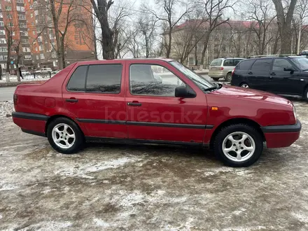 Volkswagen Vento 1993 года за 1 600 000 тг. в Уральск – фото 4