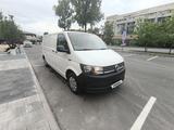 Volkswagen Transporter 2018 года за 12 300 000 тг. в Алматы