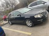 Volkswagen Passat 2006 годаүшін2 300 000 тг. в Алматы – фото 2