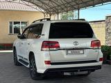 Toyota Land Cruiser 2018 года за 35 000 000 тг. в Караганда – фото 3