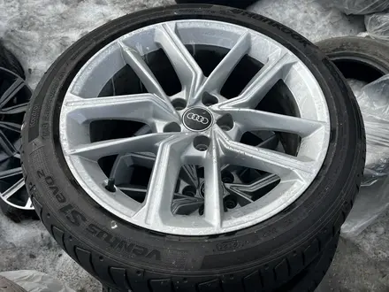 Комплект оригинальных колес Audi A5 (диски и шины R18) за 490 000 тг. в Алматы
