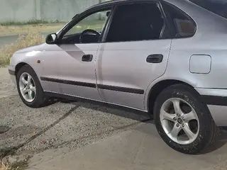 Toyota Carina E