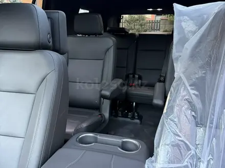 Chevrolet Tahoe 2024 года за 47 000 000 тг. в Алматы – фото 11