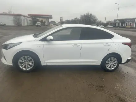 Hyundai Accent 2021 года за 8 500 000 тг. в Толе би – фото 3