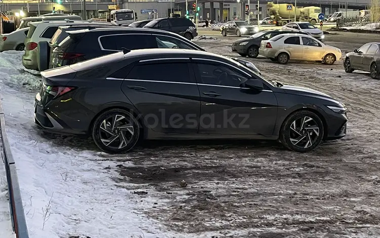 Hyundai Elantra 2024 годаfor9 290 000 тг. в Астана