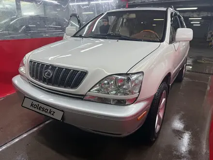 Lexus RX 300 2001 года за 5 400 000 тг. в Алматы