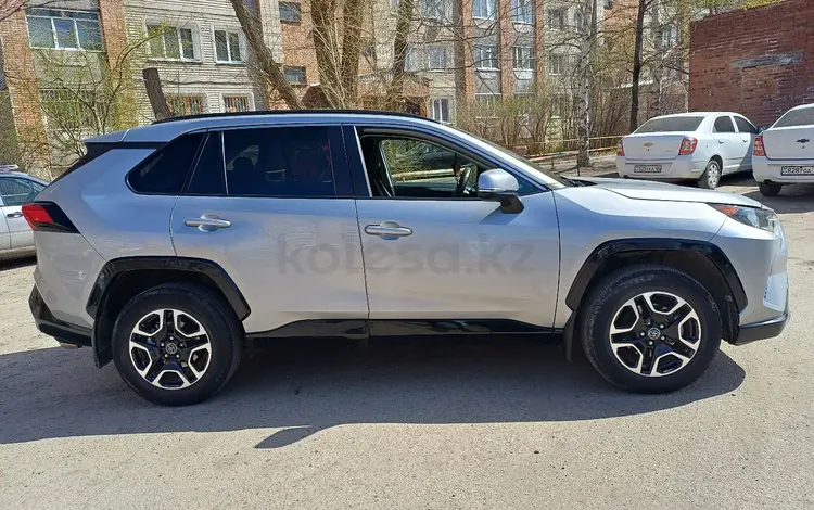 Toyota RAV4 2019 года за 14 700 000 тг. в Усть-Каменогорск
