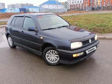 Volkswagen Golf 1993 года за 1 400 000 тг. в Астана – фото 2