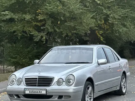 Mercedes-Benz E 320 2000 года за 5 000 000 тг. в Талдыкорган