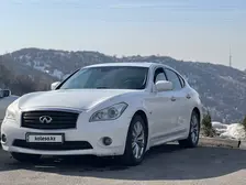 Infiniti m37, 2011