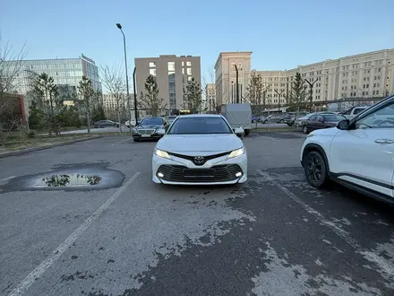 Toyota Camry 2018 года за 12 200 000 тг. в Астана – фото 14