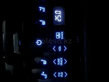 Toyota Camry 2018 года за 12 200 000 тг. в Астана – фото 4