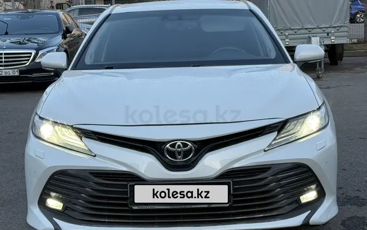 Toyota Camry 2018 года за 12 200 000 тг. в Астана