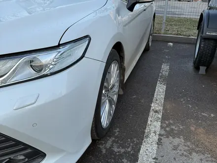 Toyota Camry 2018 года за 12 200 000 тг. в Астана – фото 7