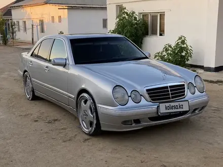 Mercedes-Benz E 320 2001 года за 5 300 000 тг. в Актау