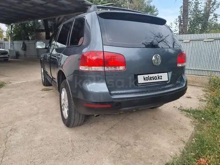 Volkswagen Touareg 2003 года за 5 800 000 тг. в Алматы – фото 5