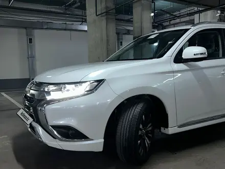 Mitsubishi Outlander 2022 года за 11 350 000 тг. в Астана – фото 2