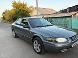 Toyota Camry 1998 года за 2 950 000 тг. в Алматы – фото 2