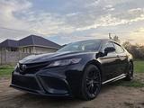 Toyota Camry 2022 года за 13 000 000 тг. в Алматы