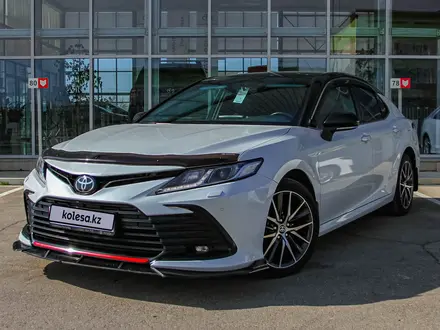 Toyota Camry 2021 года за 16 790 000 тг. в Актау