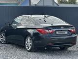 Hyundai Sonata 2011 года за 5 990 000 тг. в Актобе – фото 4