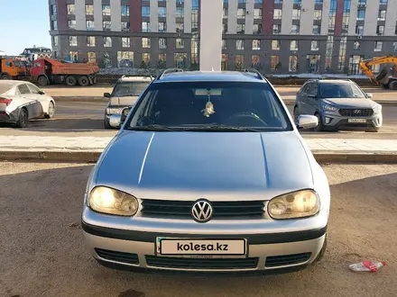 Volkswagen Golf 2002 года за 2 400 000 тг. в Астана