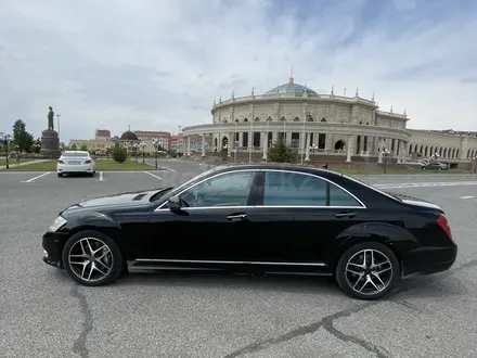 Mercedes-Benz S 550 2010 годаүшін10 000 000 тг. в Атырау – фото 2