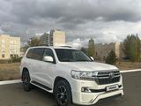 Toyota Land Cruiser 2015 года за 26 000 000 тг. в Уральск