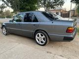 Mercedes-Benz E 200 1990 года за 2 700 000 тг. в Шымкент – фото 2