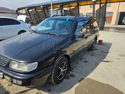 Volkswagen Passat 1994 года за 1 800 000 тг. в Атырау – фото 2