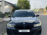 BMW 530 2022 года за 24 200 000 тг. в Шымкент – фото 2