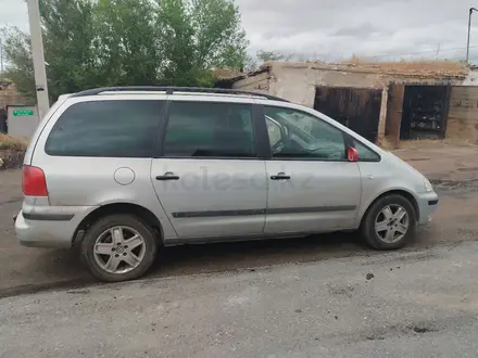 Volkswagen Sharan 2001 года за 3 000 000 тг. в Шахтинск – фото 3