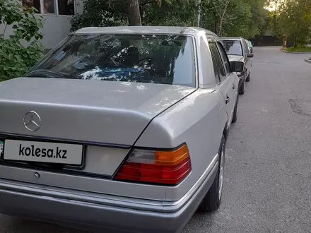 Mercedes-Benz E 230 1992 года за 2 200 000 тг. в Шымкент – фото 6