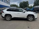Toyota RAV4 2021 года за 14 500 000 тг. в Актобе – фото 3