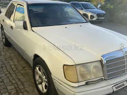 Mercedes-Benz E 230 1992 года за 1 100 000 тг. в Талдыкорган – фото 2